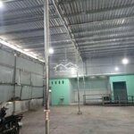 Cho thuê xưởng 400m2 mặt tiền đường nhựa xã bà điểm