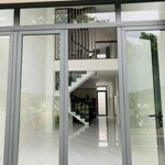 Vỡ nợ bán nhà tôn đản q4 60m2 1ty800tr shr gần chợ 200 lh huy