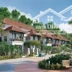 Tổng diện tích 1788m² có 881m² thổ cư bám hồ 30m,