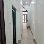 Cho thuê nhà hoàng đạo thành 50m2, xây mới, đẹp, ô tô tránh, dừng đỗ trước nhà, 6 triệu/th