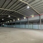 Cho thuê xưởng khuôn viên 5000m2 xưởng 3000m2 điện hạ trạm pccc, đường xe công bàu bàng, bình dương