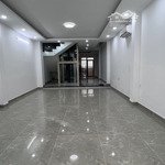 Cần bán gấp căn nhà phố 100m2 - 6 phòng ngủđối diện bv nam sài gòn.