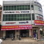 Bán mặt bằng kinh doanh, góc tư, 3 nhà liên kế