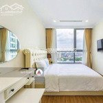 Cần bán căn hộ tại vinhomes central park vhcp căn góc tại tháp landmark plus 2 phòng ngủ 2wc