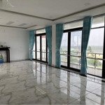 Cho thuê biệt thự 3 tầng 250m2mặt tiềnnguyễn tất thành 20 triệu/tháng