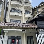 Bán nhà phố, villa mặt tiền, mặt tiền kqh ngô quyền, p. 6, đà lạt, 220m2, 18 tỷ