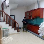 Cho thuê nhà riêng triều khúc , thanh xuân diện tích 40m x5 tầng,giá thuê 12 triệu/ tháng.