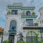 Bán biệt thự đơn lập 280m2 đông nam, vườn hoa tại vinhomes green villas