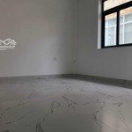 Bán nhà 5x20m him lam hướng tây đường 14m