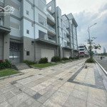 Cho thuê tòa nhà văn phòng lakeview thủ thiêm q2. 190 triệu/th - 840m2