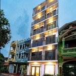 Bán tòa apartment 6 tầng trung tâm đường văn cao