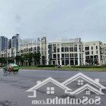 Cần bán gấp shophouse trục đường nguyễn văn huyên giá tốt, kinh doanh tốt tiềm năng cực tốt