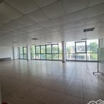 Cho thuê văn phòng tòa nhà mặt hồ văn chương, 220m2 x 8 tầng, trống diện tích 160m2/sàn giá 220k/m2