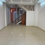 Cho thuê nhà khu dân cư đại phúc: 5x20m, trệt + 3 lầu, 8 phòng, 5 vệ sinh nhà mới xây. 22 triệu/tháng