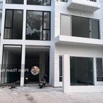 Cho thuê nhà mới - 150m- 5 tầng- 7 phòng- mặt hồ tây phố từ hoa -quảng an- tây hồ hà nội .