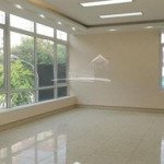 Cho thuê nhà riêng cầu diễn 100m2, 3 tầng, ô tô đỗ cửa , 12 triệu/tháng