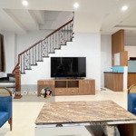 Chính chủ cho thuê 1 trệt 2 lầu thô 5 tr, nội thất 12 triệu, villa 18 triệu full nội thất liên hệ: 0932021033