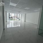 Cho thuê sàn văn phòng mới đẹp, diện tích 123 m2/tầng thông sàn