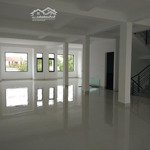 Cho thuê mặt tiền 4 tầng tỉnh lộ 10, 700m2 giá bán 22 triệu/th