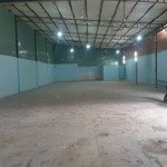 Kho / xưởng cho thuê 400m2 đường lê trọng tấn