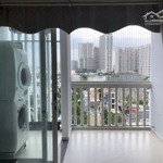 Cho thuê căn hộ tầng cao 92m2 có máy giặt máy sấy chung cư homyland 1