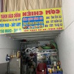 Cần sang mặt bằng bán cơm gà xối mỡ