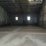 Kho / xưởng cho thuê 300m2 đường container kcn tân bình