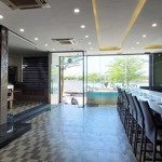 Cho thuê nhà hàng lô góc view hồ đống đa 300m2