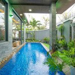 Căn villa hồ bơi 8pn, 160m 2 mặt tiền khu non nước gần biển đà nẵng