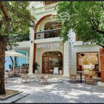 Cho thuê nhà mp trương định, hà nội. mt: 11,7m, diện tích: 212m2 (4 tầng), giá thuê: 115 triệu/tháng
