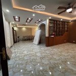 Cho thuê, cửa hàng diện tích: 100m đào tấn spa, nail, mi móng, cafe. giá: 18 triệu