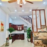 Bán nhà 40m2 cầu giấy, ngõ nông, ở sướng