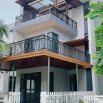 Bán gấp biệt thự 1 triệuệt 2 lầu 120m2 đã có sổ hoàn công ngay thị trấn bến lức đang cho thuê 15 triệu/1th