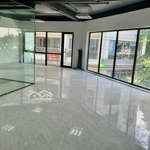 Cho thuê sàn văn phòng định công hoàng mai hà nội 200m2 giá 19, 5 triệu/ tháng có thang máy 
sàn mới