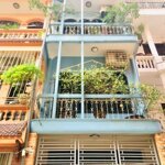 Cần bán cực gấp siêu phẩm phân lô Trần Quốc Hoàn 42m2, lô góc, ô tô tránh, ngõ thông, kinh doanh