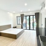 Bán nhà building 6 tầng trần khát chân 70m2, kinh doanh, gara, thông sàn, thang máy, giá 11 tỷ