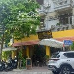 Chính chủ cần bán gấp nhà mặt đường trung yên 135m2 view thoáng, vỉa hè rộng, giá bán 28 tỷ.