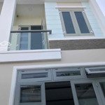 Cho thuê nhà nguyên căn 1 trệt 1 lầu 120m2 gồm 2 phòng ngủ ở hóc môn