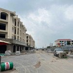 Bán liền kề mặt đường 33m - diện tích 95,7m2 - giá bán 17,242 tỷ - dự án him lam thường tín