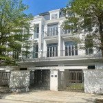Cần bán căn liền kề 75m2 trung tâm sơn tây, xây 3.5 tầng, đường 12m. liên hệ