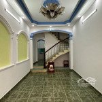 1 trệt 1 lầu 2 phòng ngủ 2 vệ sinh70m2 quận bình thạnh giá 2 tỉ 380 triệu shr