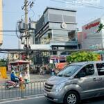 Cho thuê tòa nhà ngay mặt tiền đường cmt8 q3 - dt 8x20 - 4 tầng - sàn suốt - giá 100 triệu