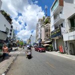 Bán gấp nhà 2 mặt tiền mai thị lựu p đakao q1. -diện tích: 4x21m - 4 tầng + thang máy. gía : 26,5 tỷ tl
