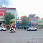 Cho thuê mặt bằng showroom 260m2, ngang 10m kế Siêu thị Vinmart mặt tiền đường 30/4