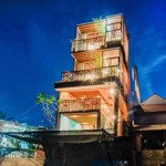 Bán homestay biển tâm huyết duy nhất có cầu cảng gỗ bắt dài ra biển, 3 lầu, 1 trệt, đang knh doanh