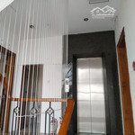 Văn phòng ngõ 135 núi trúc, dt 50 m2, 2 mặt thoáng, 8.5 triệu/th