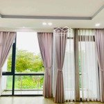 Nhàmặt tiềnđường số1, nhà đẹp, 4 pn 3 vệ sinh 6 máy lạnh