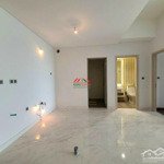 Căn hộ giá rẻ midtown - phú mỹ hưng, diện tích 76 m2, view sông, tầng thấp, nhà bàn giao cơ bản