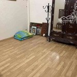 Cự lộc,60m2,có 4pn,ô tô đỗ gần nhà,ưu tiên ở gđ,nhóm,vp,kd ol,kho.