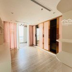 Chuyển nhượng căn hộ penthouse tại masteri thảo điền. liên hệ đỗ quyên quyên 0944649140